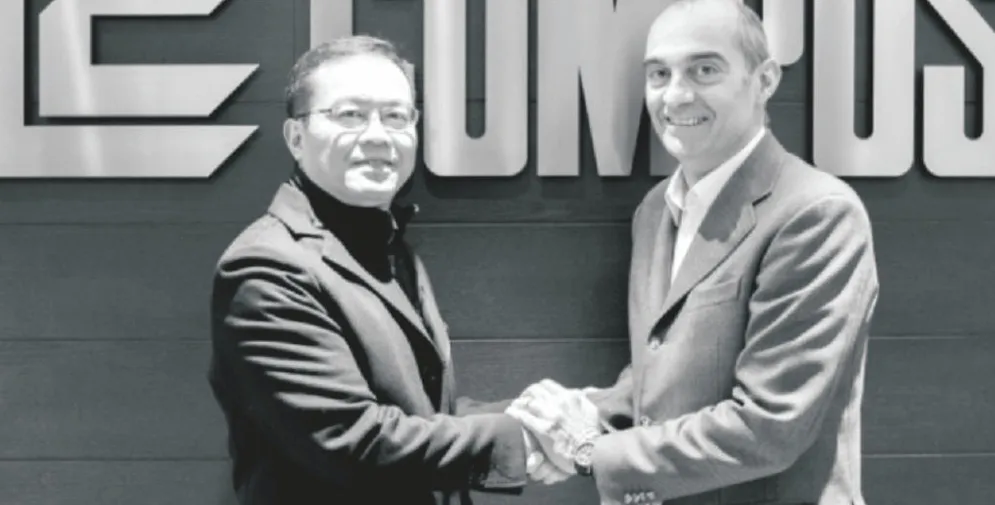 President Dai Wei and EGGER Asia-Pacific Sales Manager Discuss New Patterns